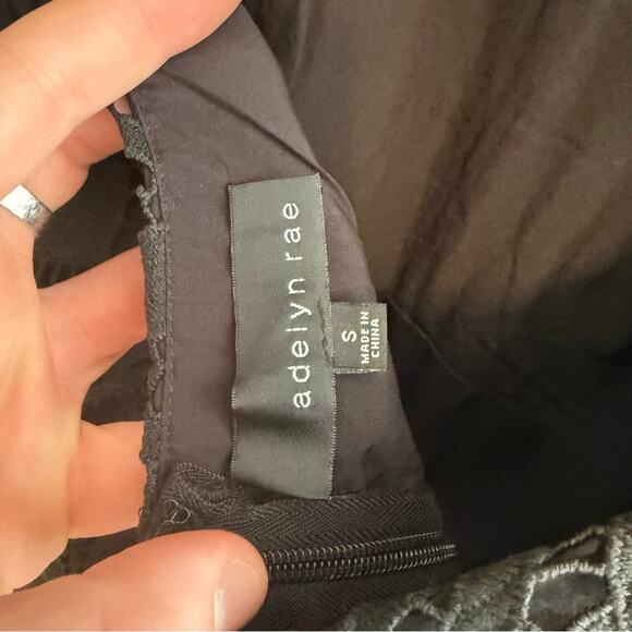 Adelyn Rae Black Lace Sleeveless Romper Size S - Picture 5 of 5